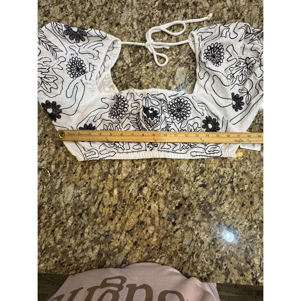 Free‎ People NWT size Medium Embroidered Lotus Top Only Cropped - Picture 10 of 16